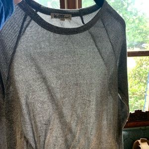 Long sleeve gray sweater